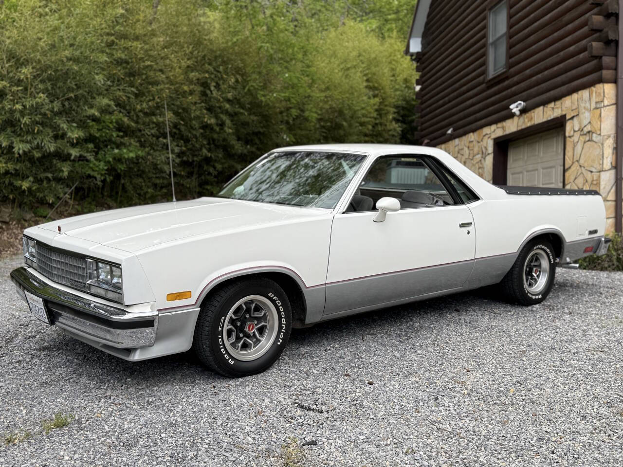 Chevrolet-El-Camino-1984-Pickup-Truck-1