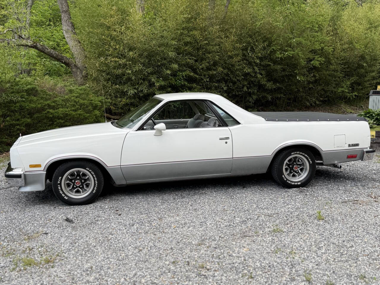 Chevrolet-El-Camino-1984-Pickup-Truck-2