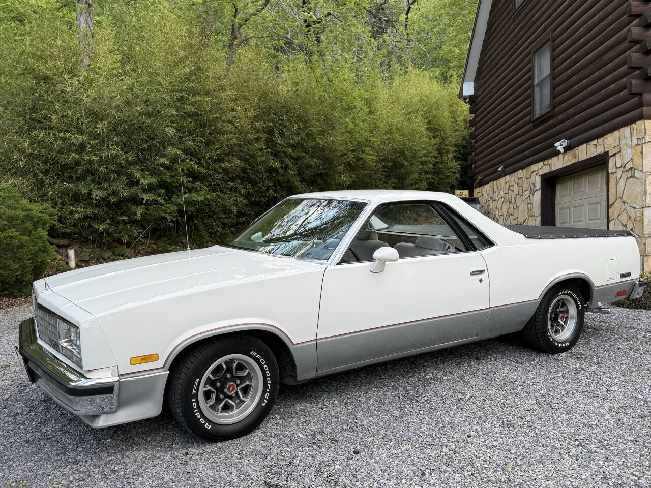 Chevrolet-El-Camino-1984-Pickup-Truck-23