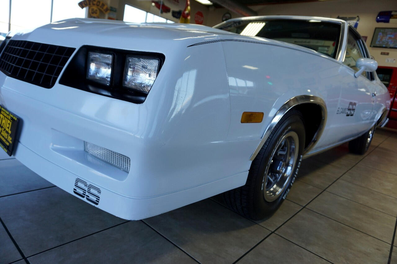 Chevrolet-El-Camino-1984-Truck-16