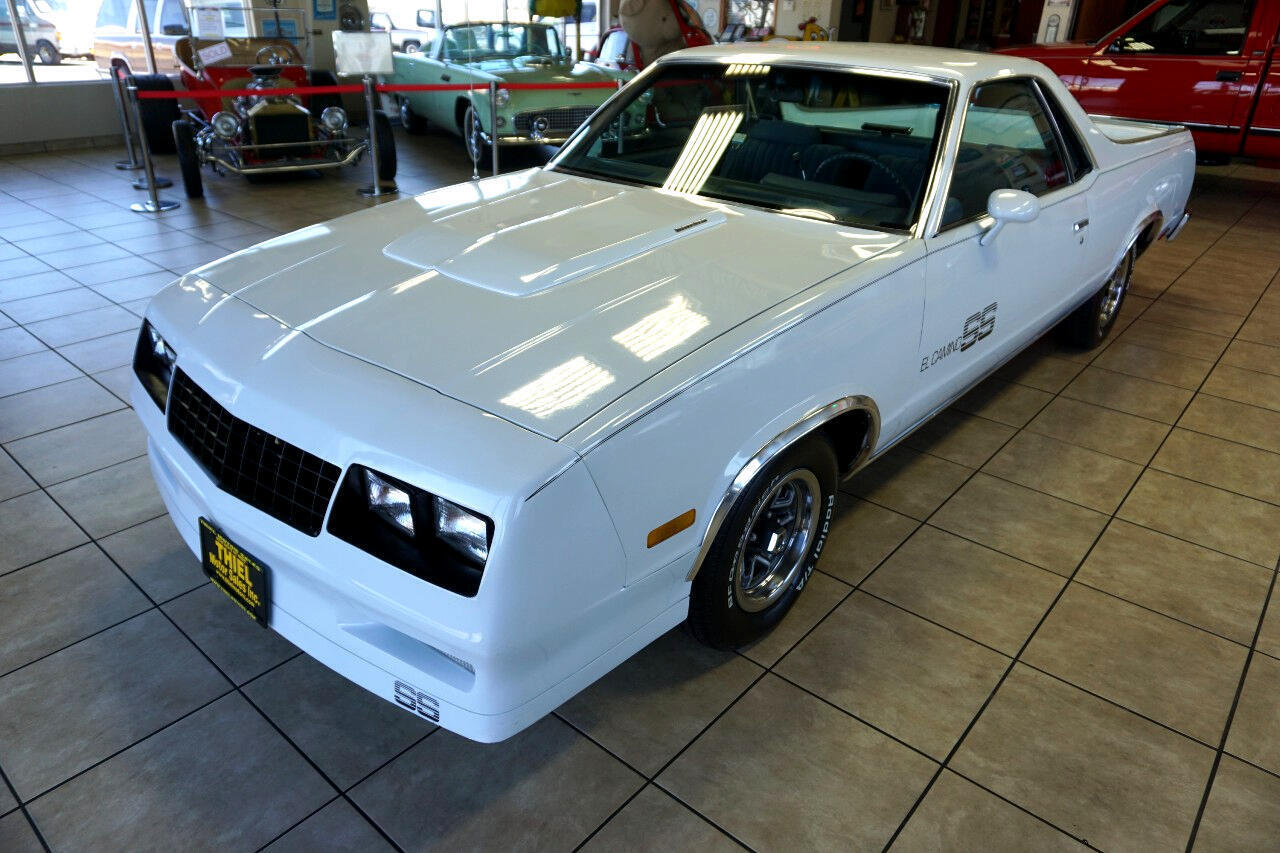 Chevrolet-El-Camino-1984-Truck-2