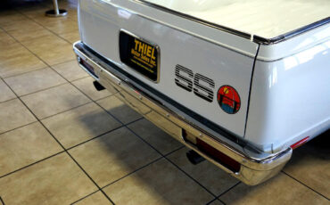 Chevrolet-El-Camino-1984-Truck-20