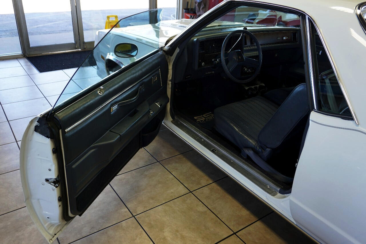 Chevrolet-El-Camino-1984-Truck-21