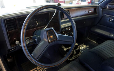 Chevrolet-El-Camino-1984-Truck-24