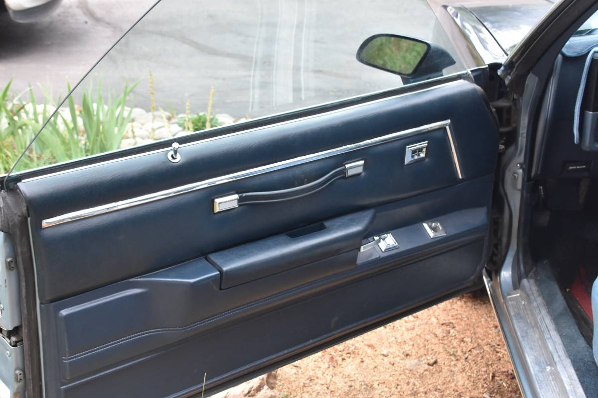 Chevrolet-El-camino-12-ton-nominal-1986-blue-2