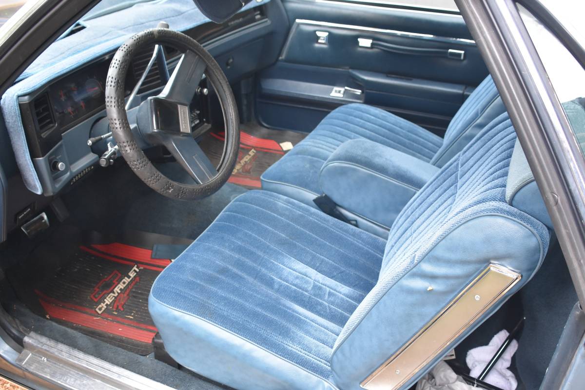 Chevrolet-El-camino-12-ton-nominal-1986-blue-3
