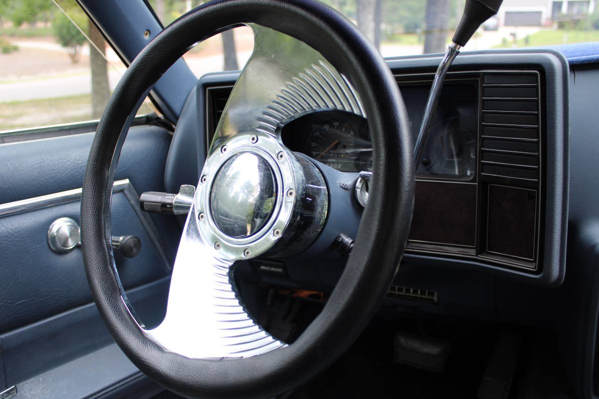 Chevrolet-El-camino-1984-blue-10