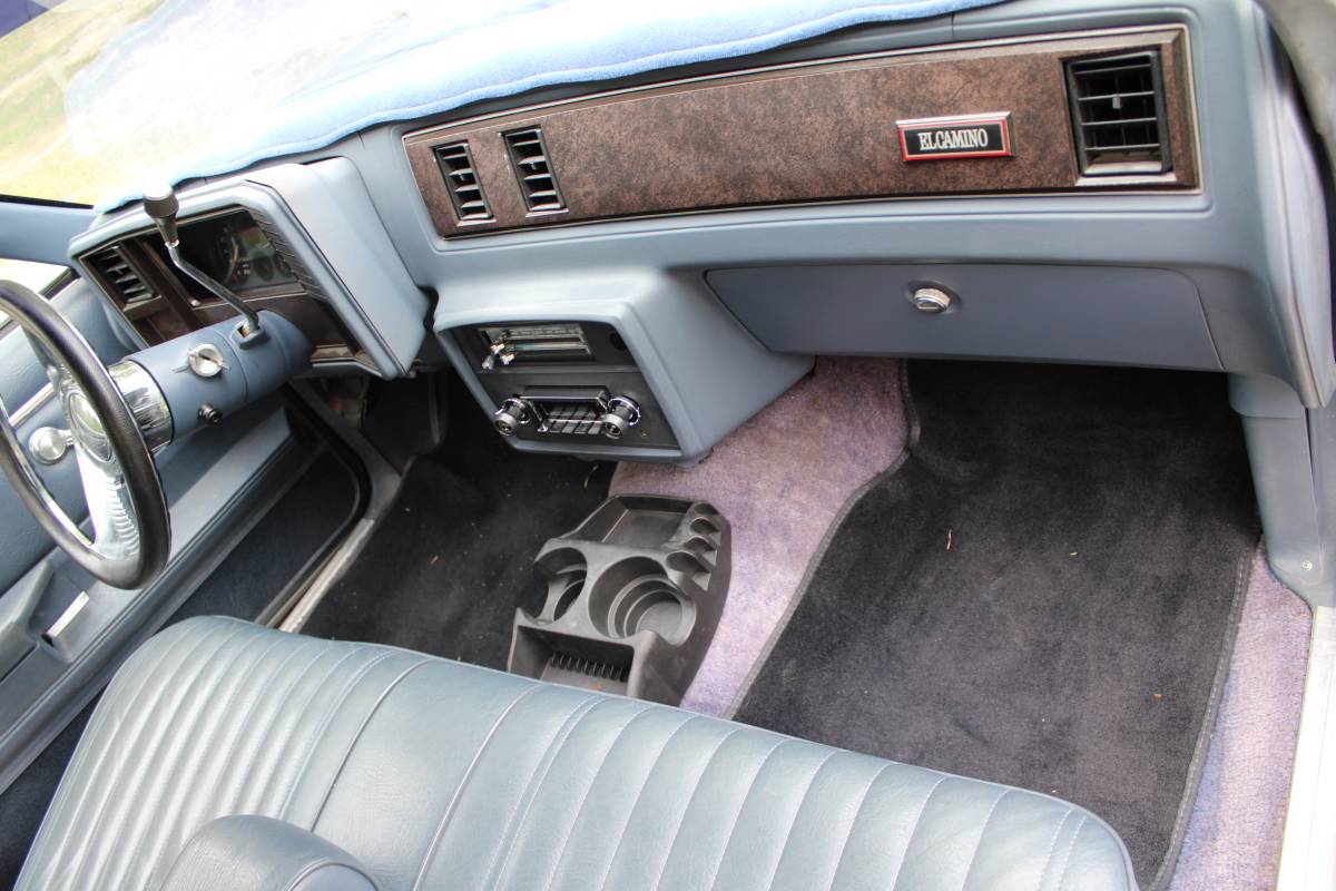 Chevrolet-El-camino-1984-blue-13