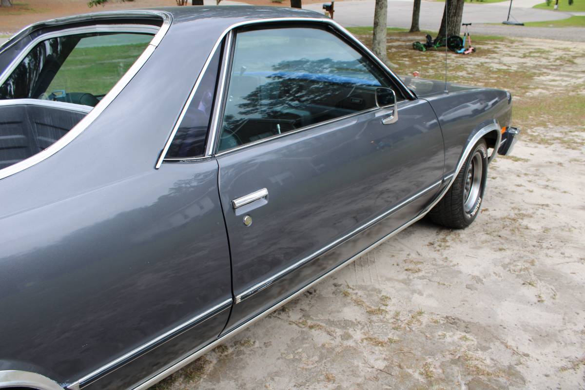 Chevrolet-El-camino-1984-blue-14