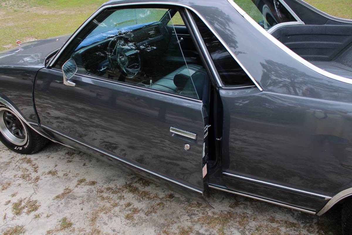 Chevrolet-El-camino-1984-blue-17