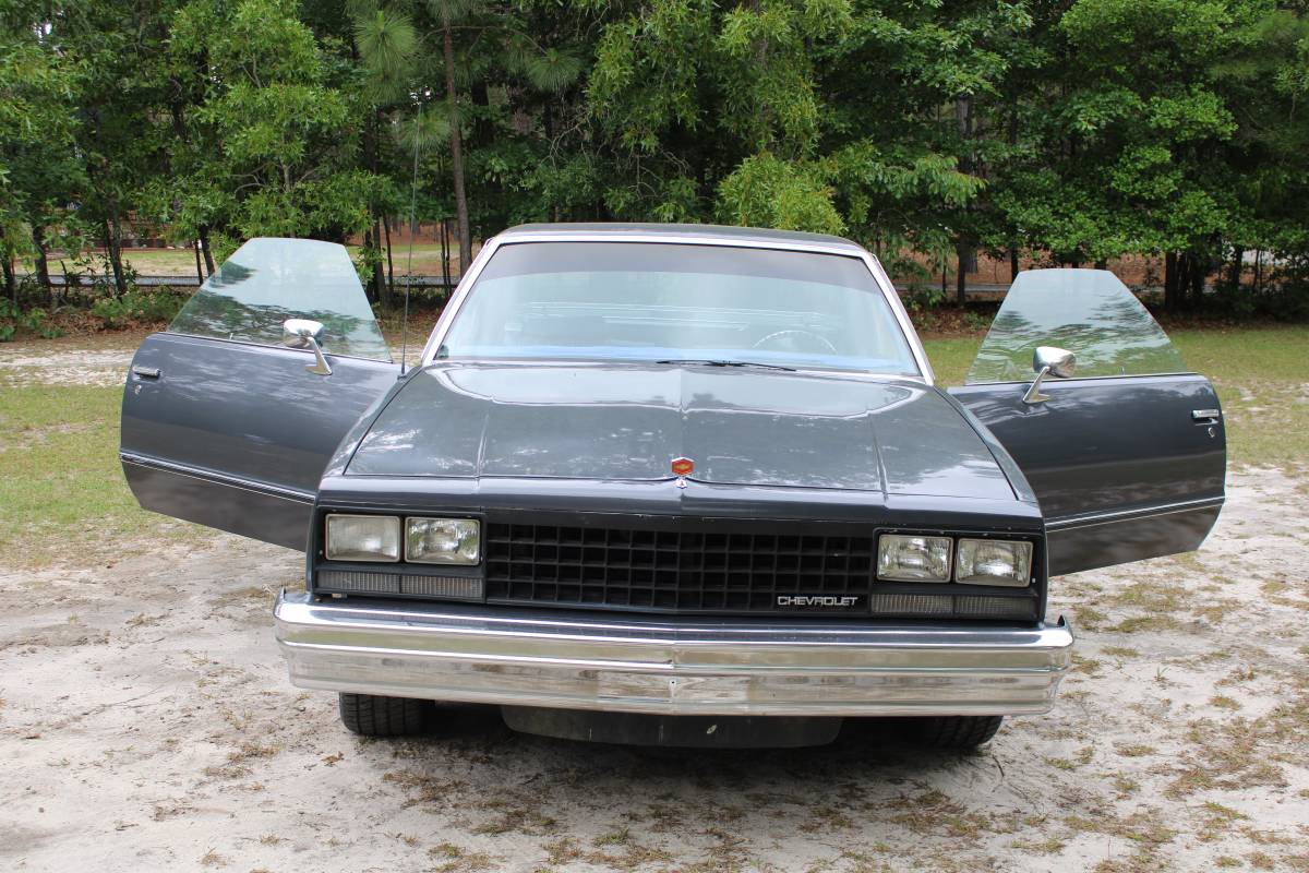 Chevrolet-El-camino-1984-blue-21