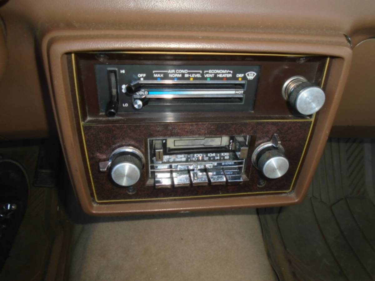 Chevrolet-El-camino-1985-custom-20
