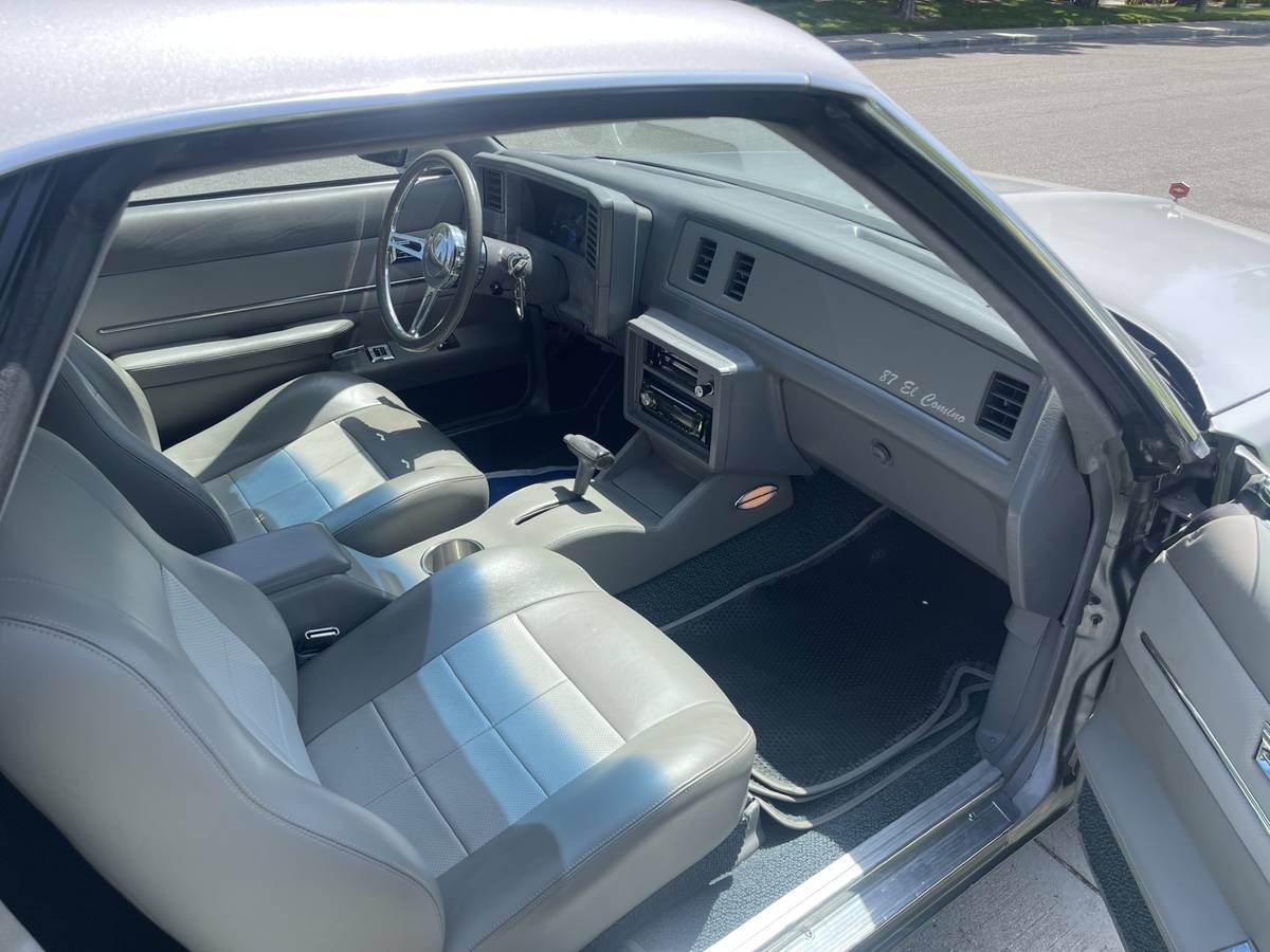 Chevrolet-El-camino-1987-silver-1