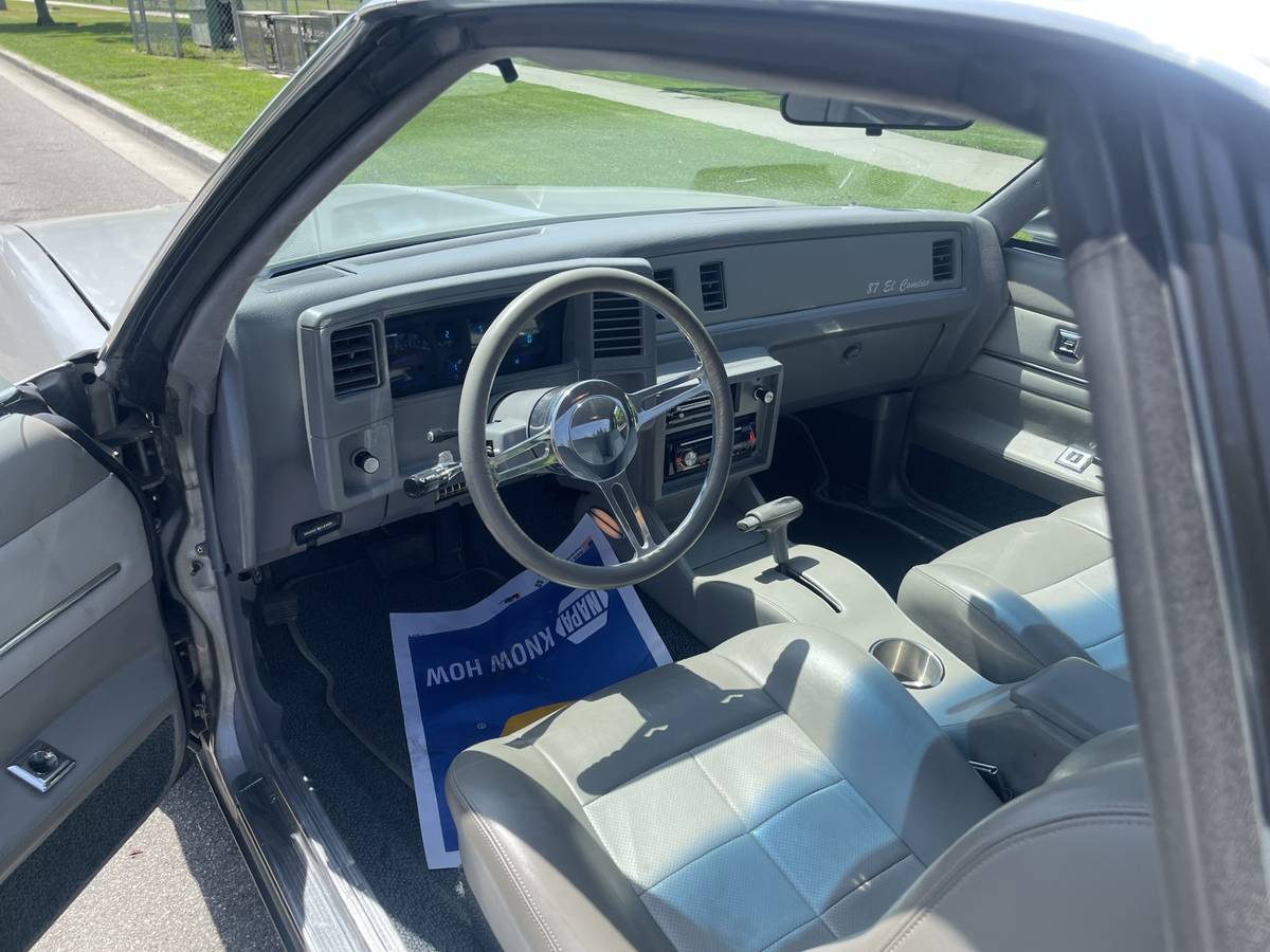 Chevrolet-El-camino-1987-silver-2
