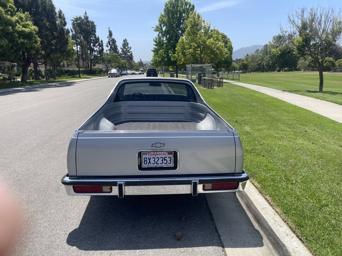Chevrolet El camino  1987 silver