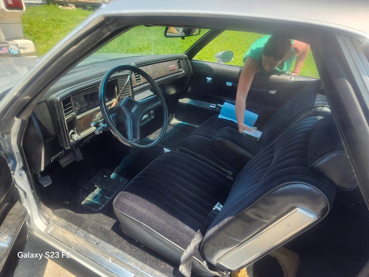 Chevrolet-Elcamino-1985-silver-8