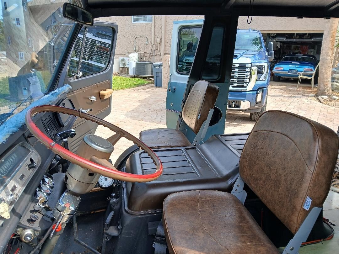 Chevrolet-G10-Van-1965-Extended-Passenger-Van-12