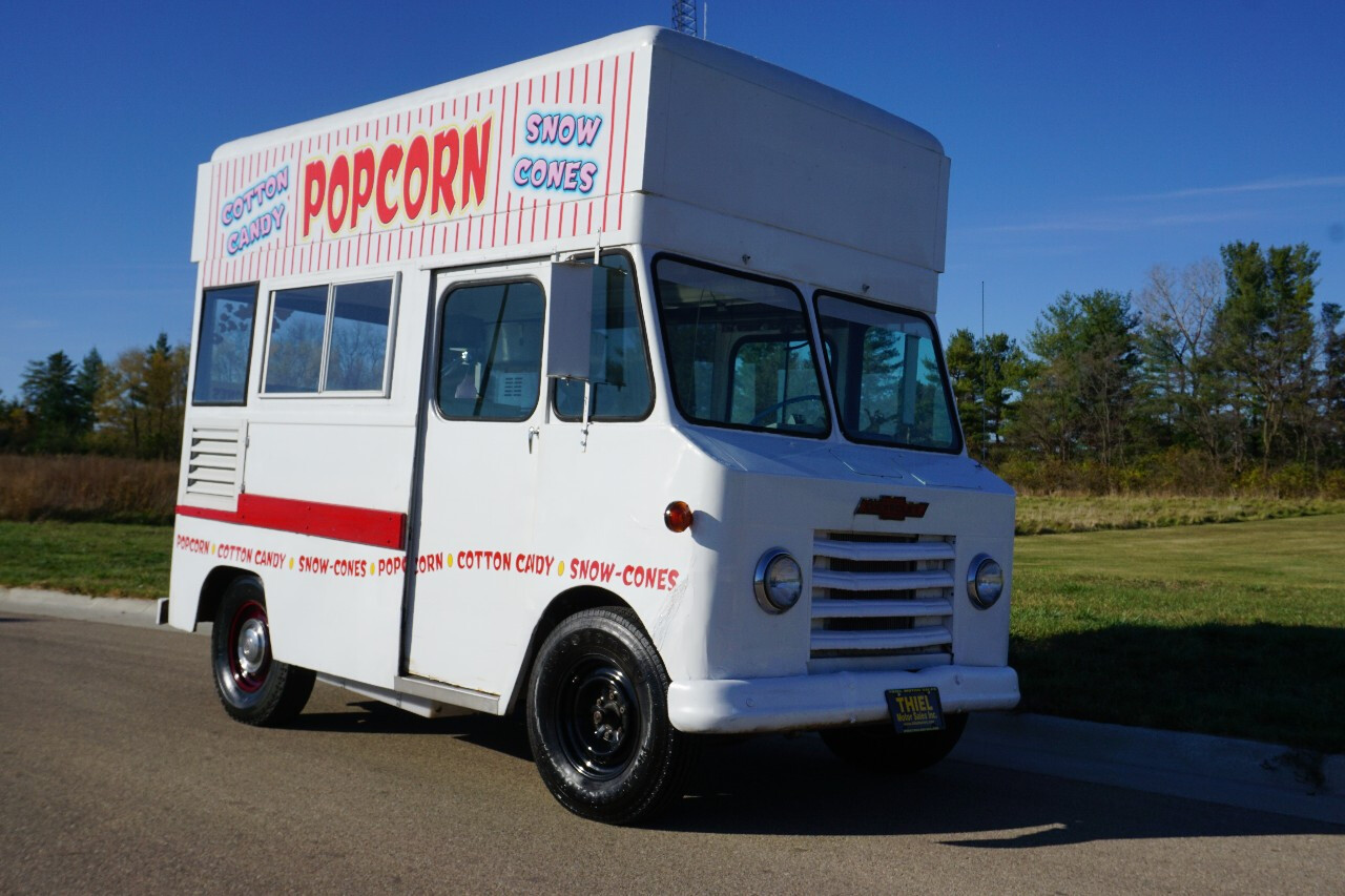 Chevrolet-G20-Van-1966-Classic-Car-11