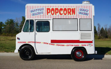 Chevrolet-G20-Van-1966-Classic-Car-3