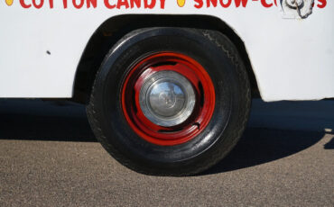 Chevrolet-G20-Van-1966-Classic-Car-31