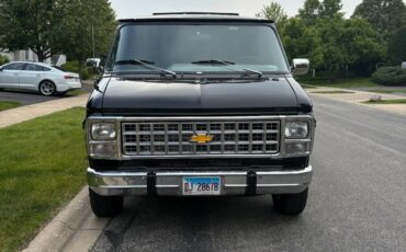 Chevrolet-G20-Van-1982-Minivan-1