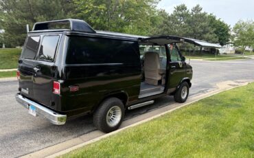 Chevrolet-G20-Van-1982-Minivan-12