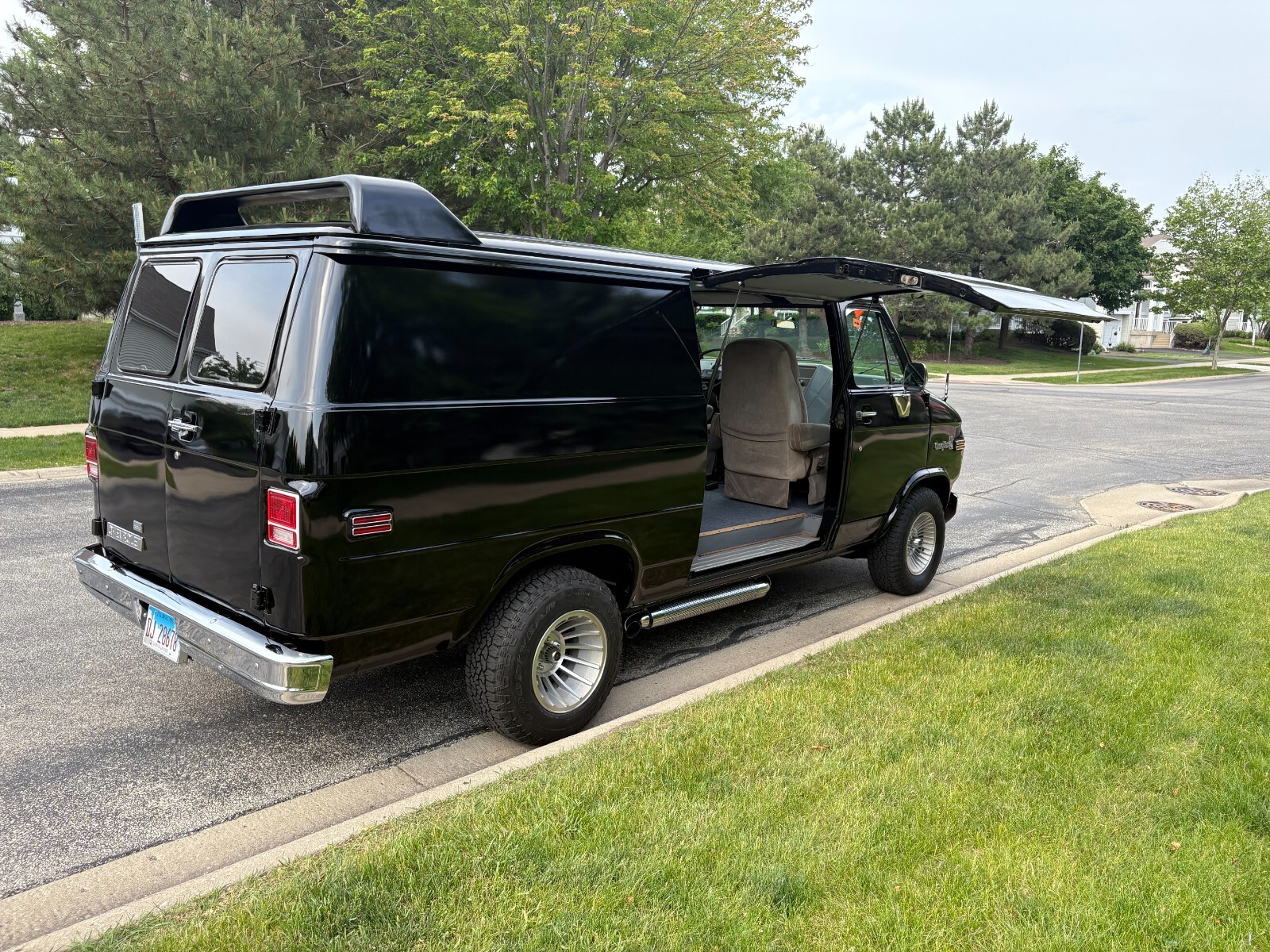 Chevrolet-G20-Van-1982-Minivan-12