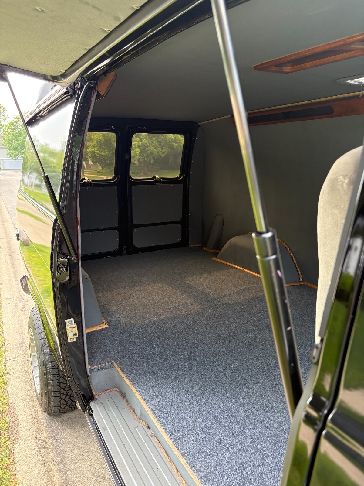 Chevrolet-G20-Van-1982-Minivan-15