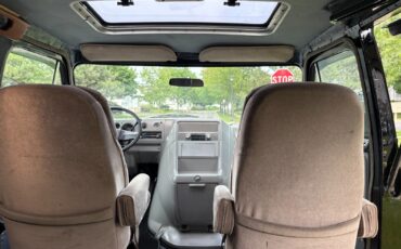 Chevrolet-G20-Van-1982-Minivan-16