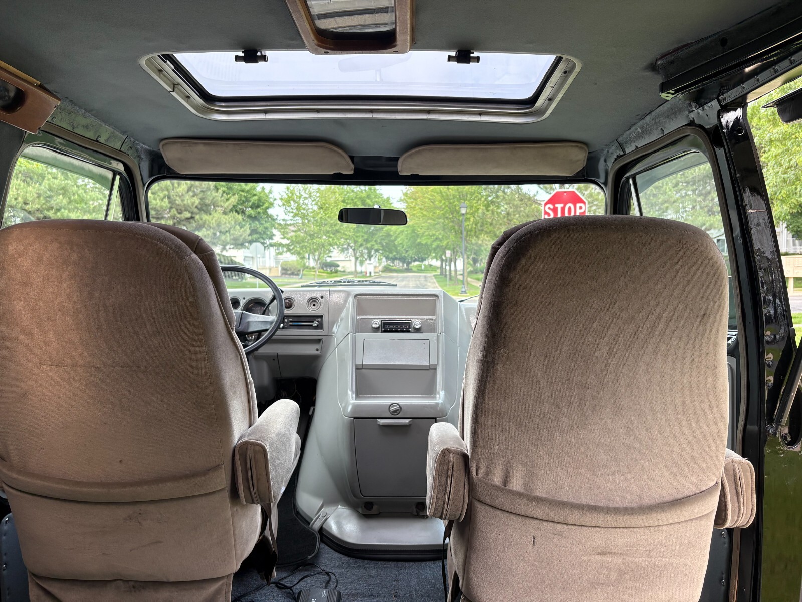 Chevrolet-G20-Van-1982-Minivan-16