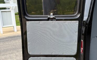 Chevrolet-G20-Van-1982-Minivan-17