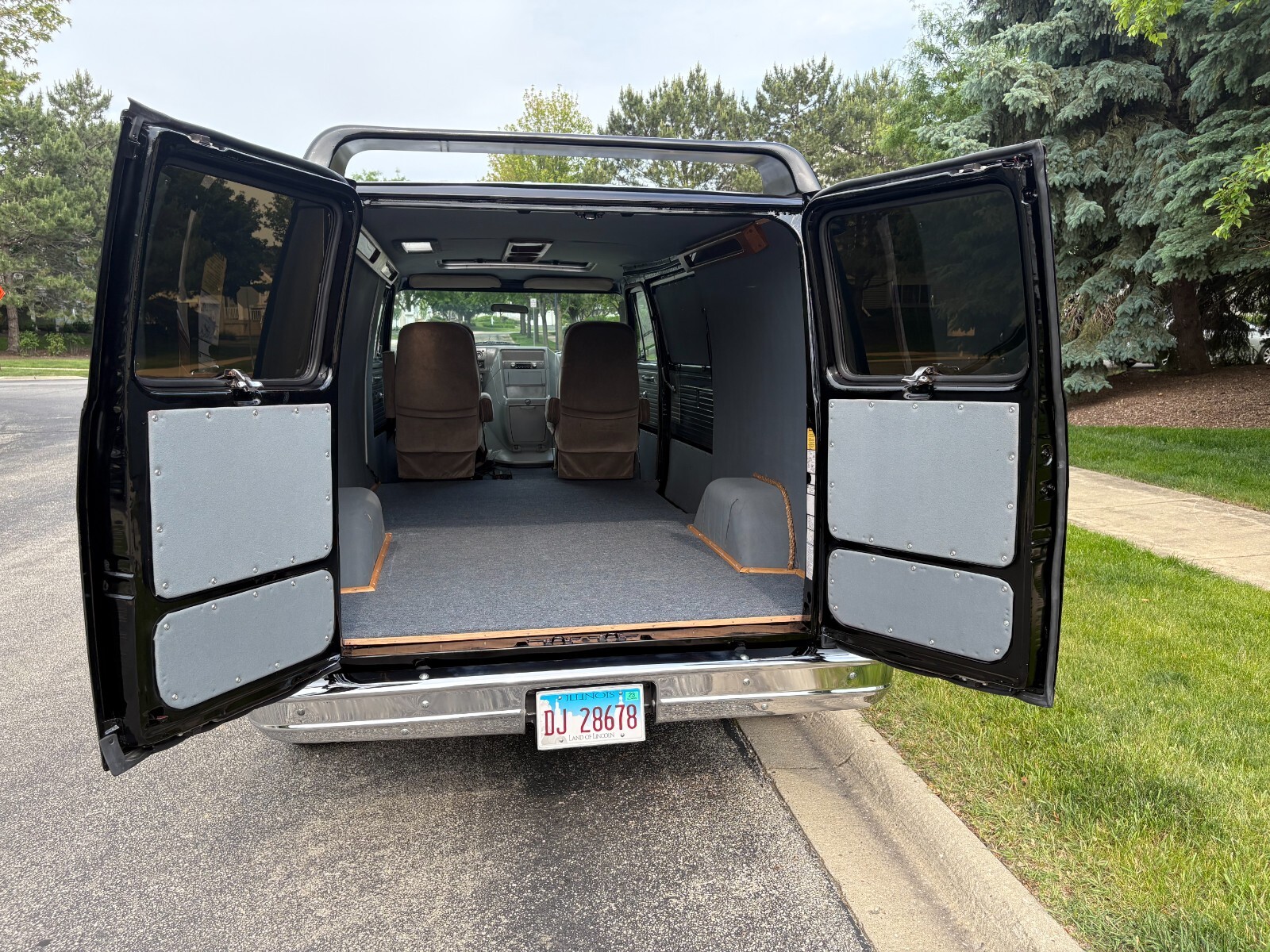 Chevrolet-G20-Van-1982-Minivan-18