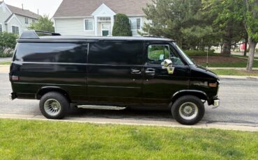 Chevrolet-G20-Van-1982-Minivan-2