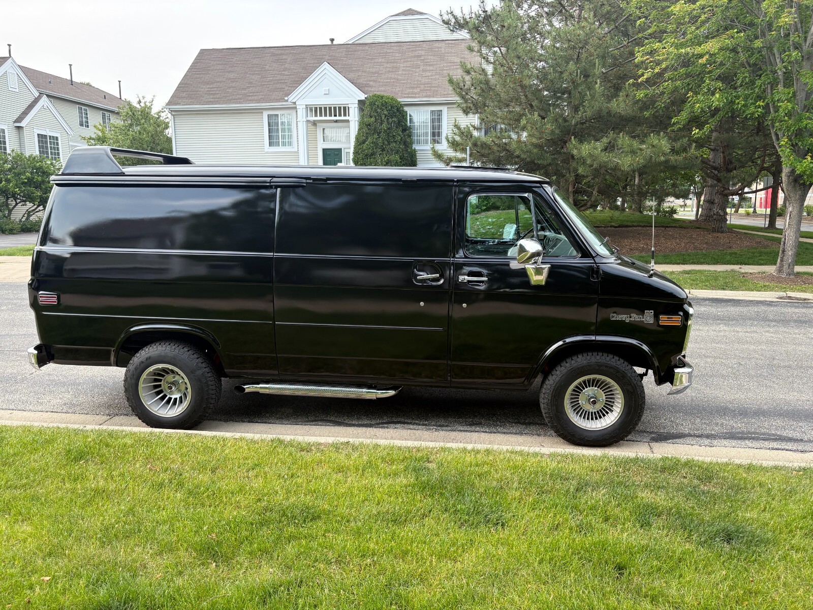 Chevrolet-G20-Van-1982-Minivan-2
