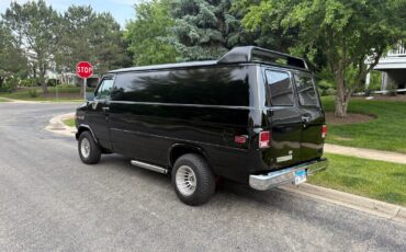 Chevrolet-G20-Van-1982-Minivan-4