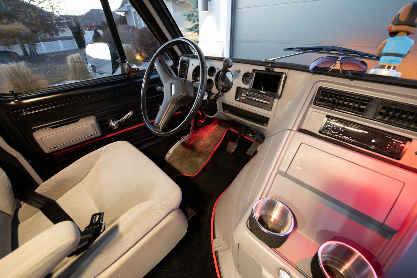 Chevrolet-G20-Van-1984-Standard-Passenger-Van-14