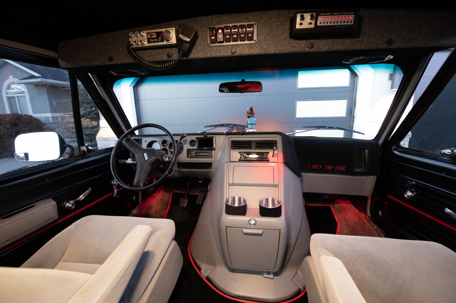 Chevrolet-G20-Van-1984-Standard-Passenger-Van-16