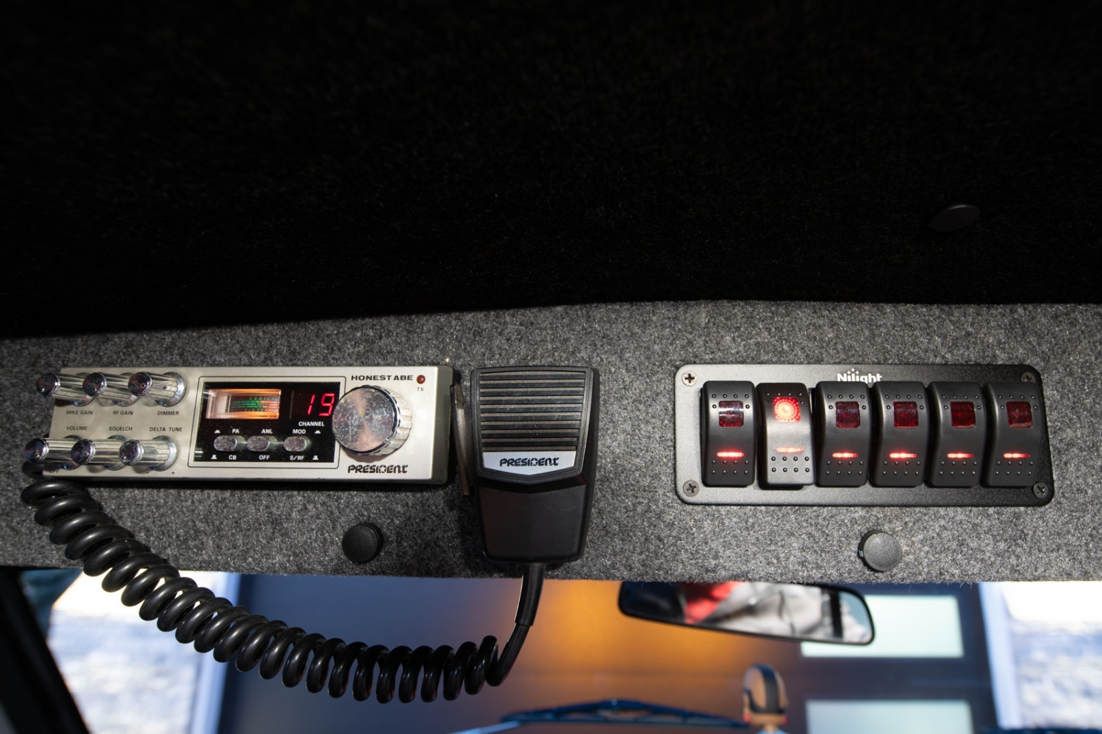 Chevrolet-G20-Van-1984-Standard-Passenger-Van-21