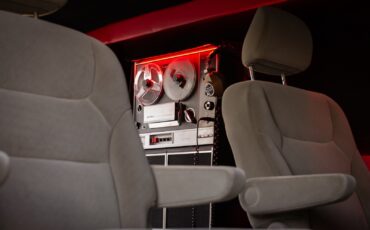 Chevrolet-G20-Van-1984-Standard-Passenger-Van-26
