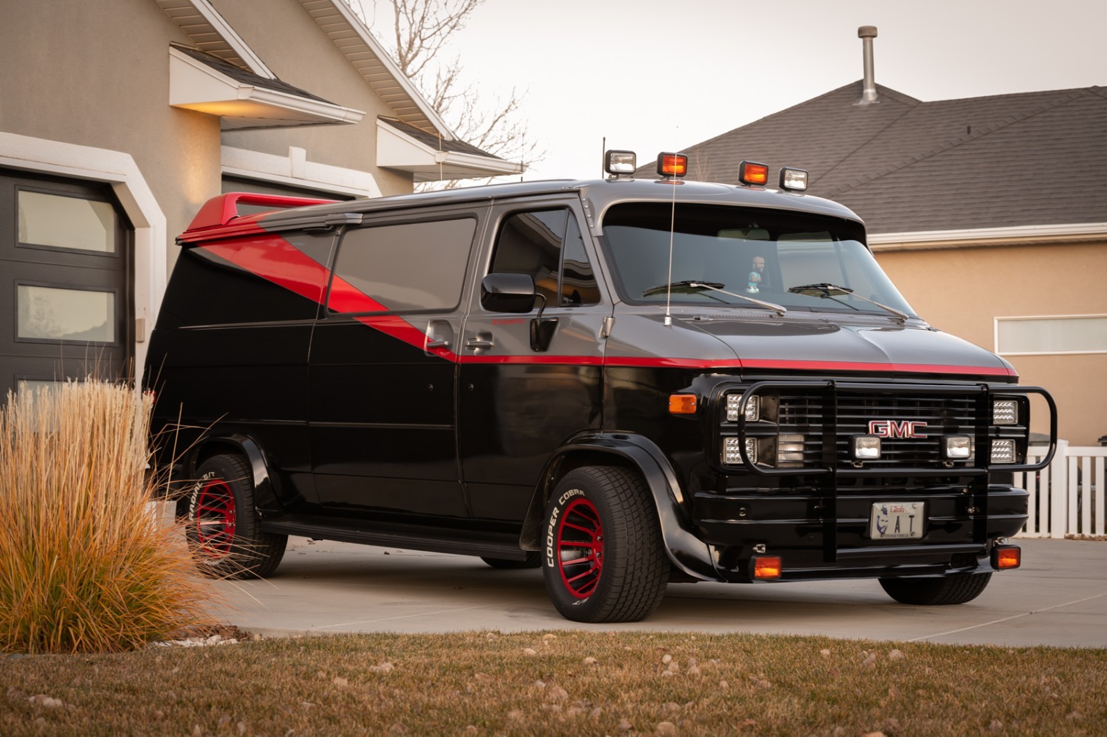 Chevrolet-G20-Van-1984-Standard-Passenger-Van-3