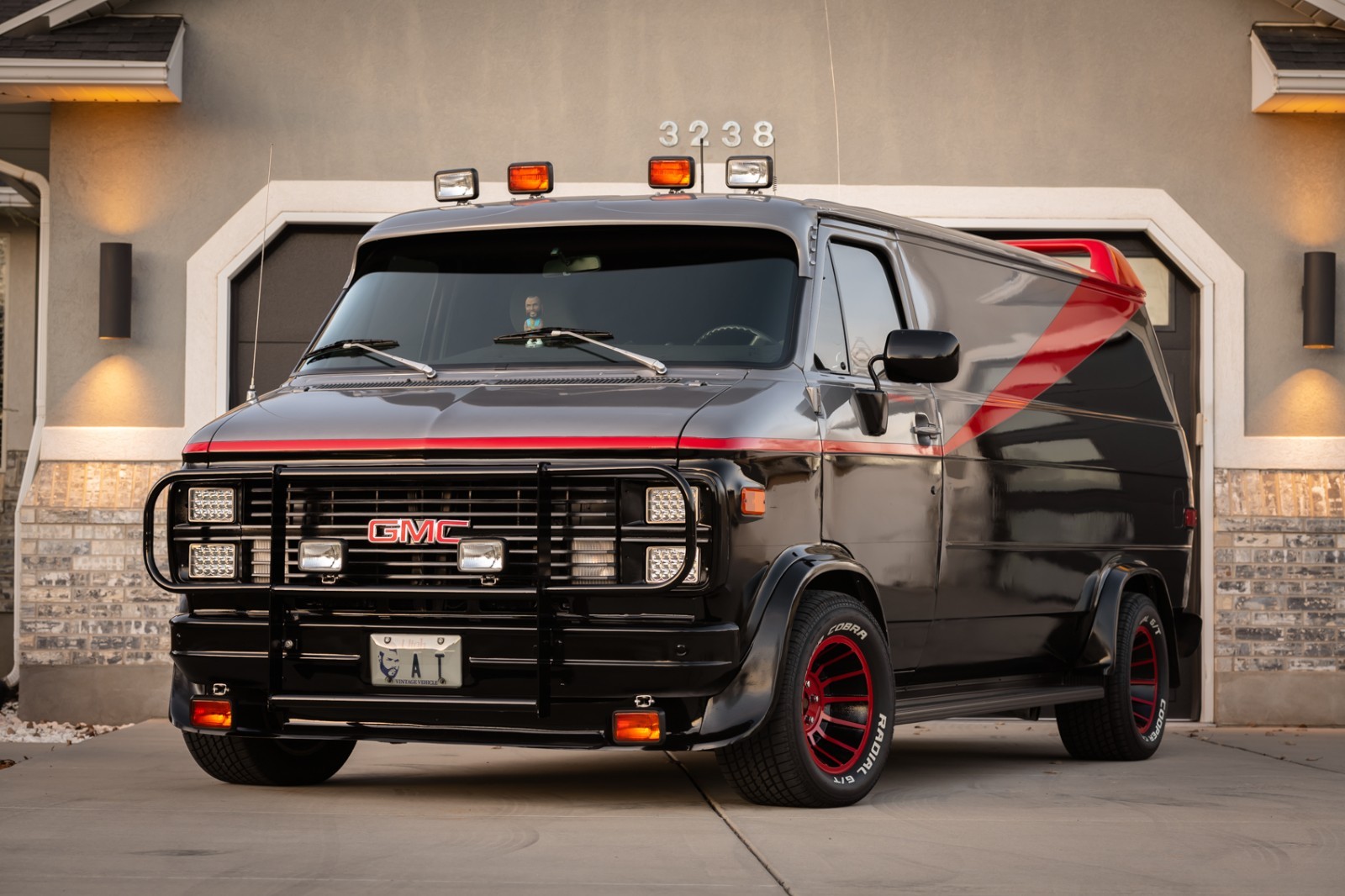 Chevrolet-G20-Van-1984-Standard-Passenger-Van-36