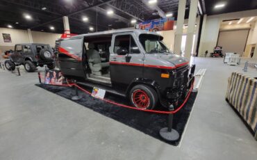 Chevrolet-G20-Van-1984-Standard-Passenger-Van-38