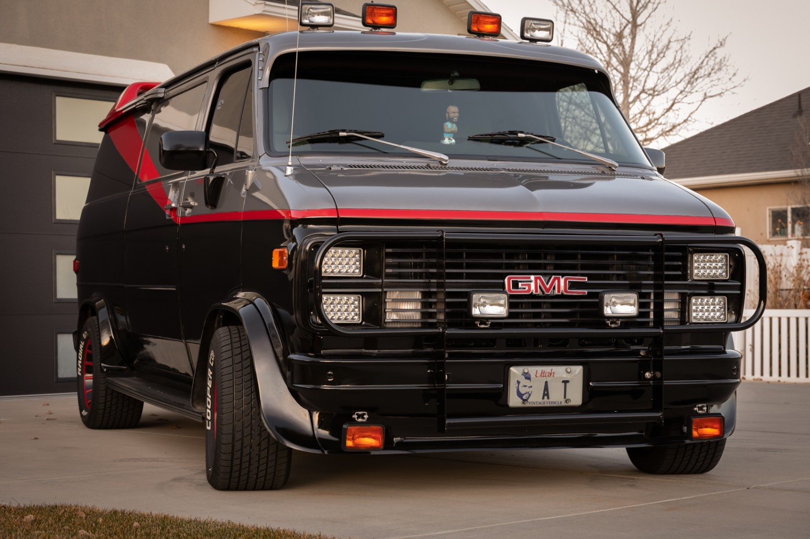 Chevrolet-G20-Van-1984-Standard-Passenger-Van-4