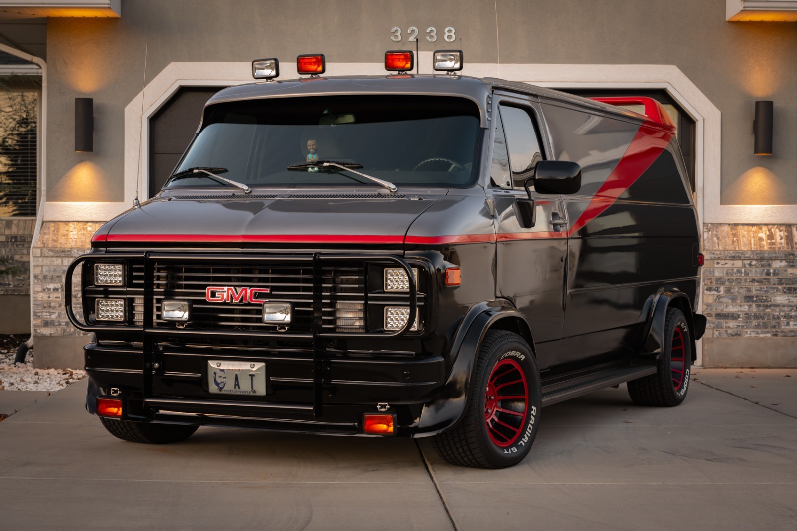 Chevrolet-G20-Van-1984-Standard-Passenger-Van-6