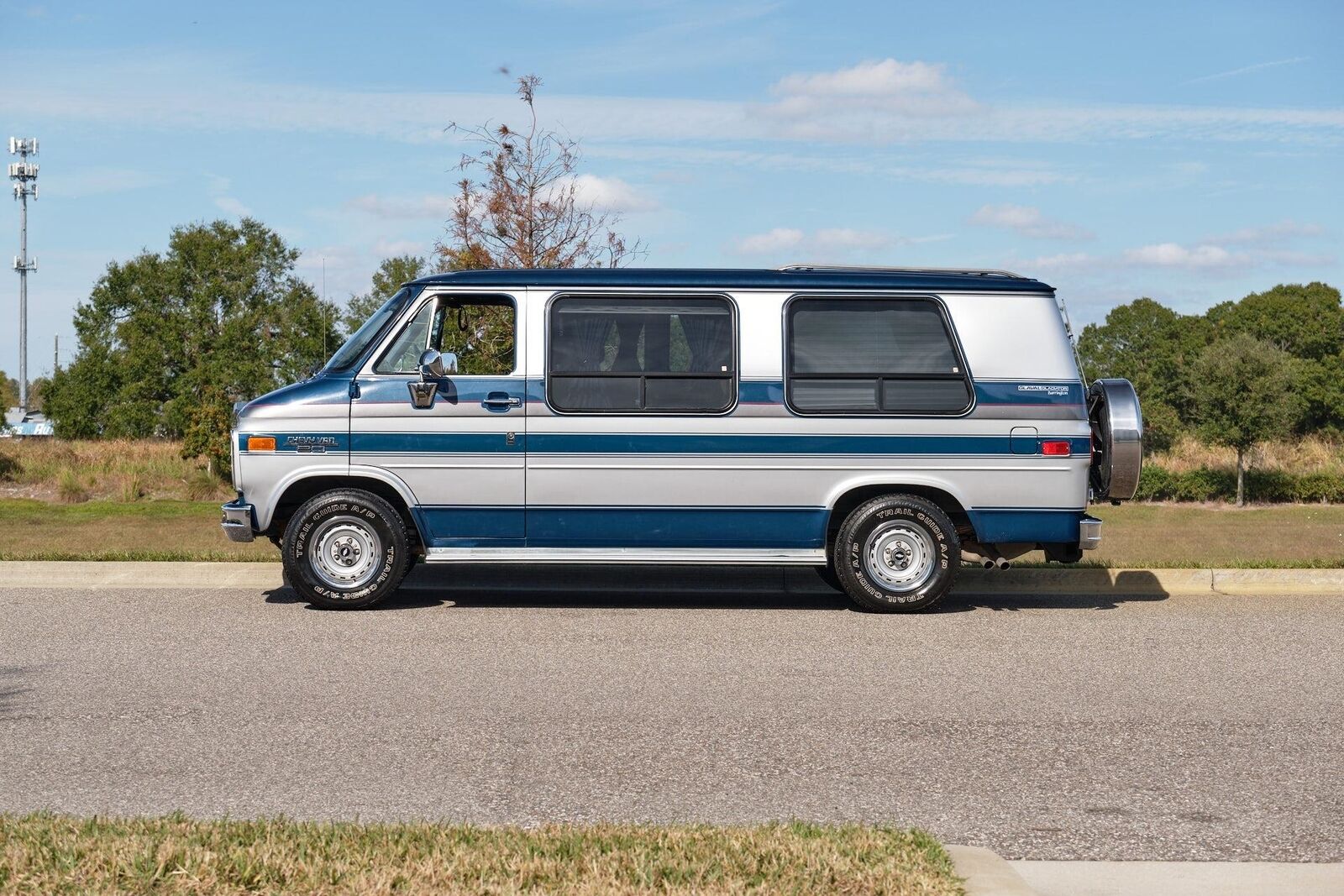 Chevrolet-G20-Van-1990-Van-1