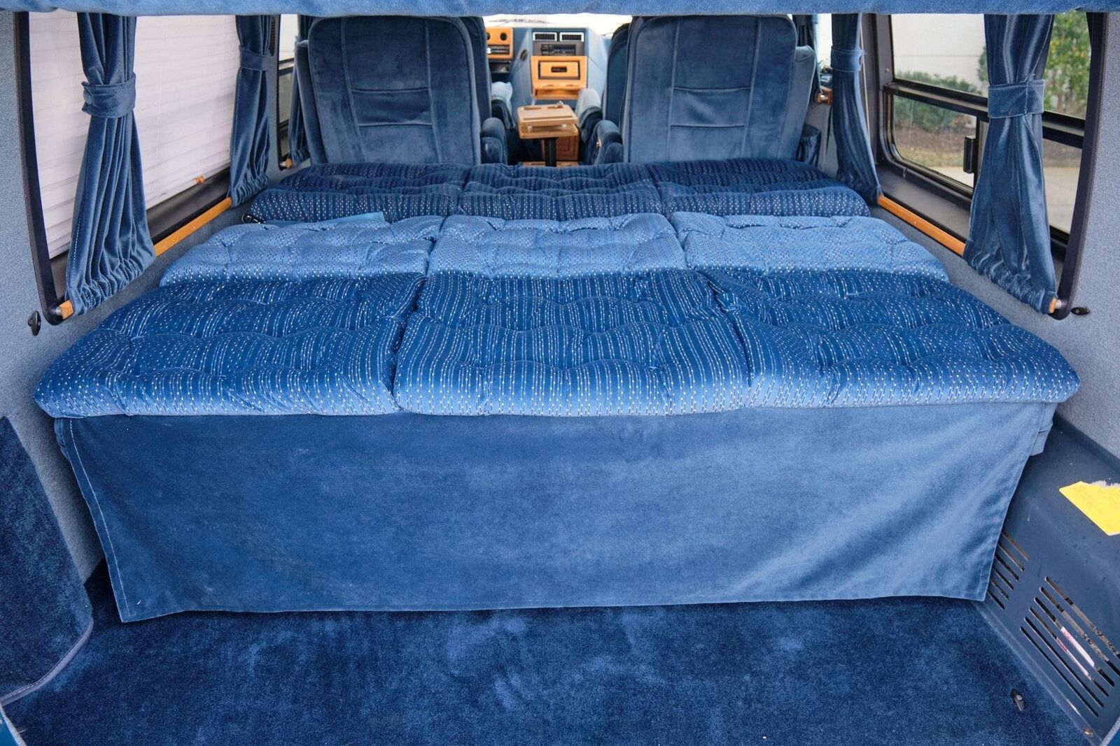 Chevrolet-G20-Van-1990-Van-13