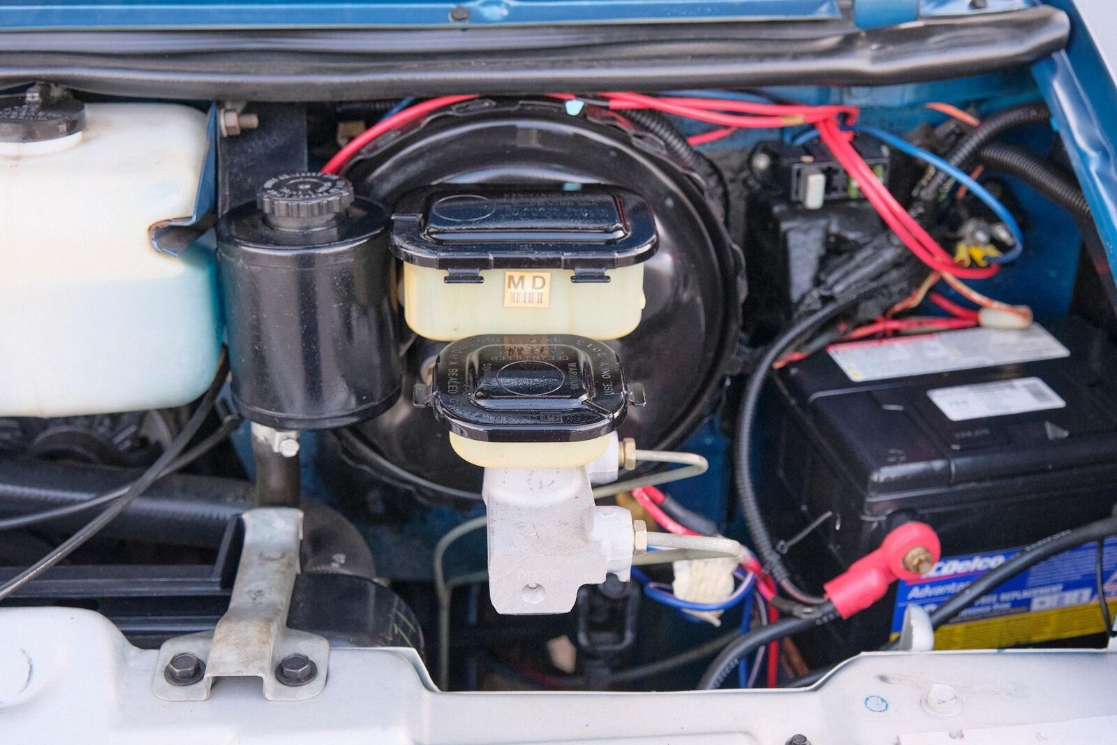 Chevrolet-G20-Van-1990-Van-15