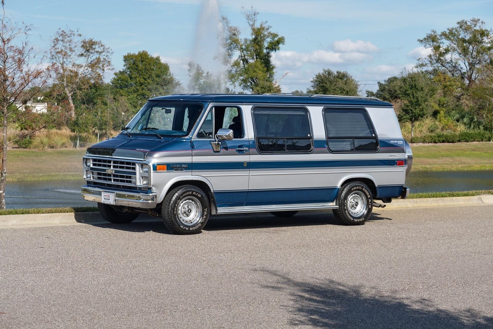 Chevrolet-G20-Van-1990-Van-16