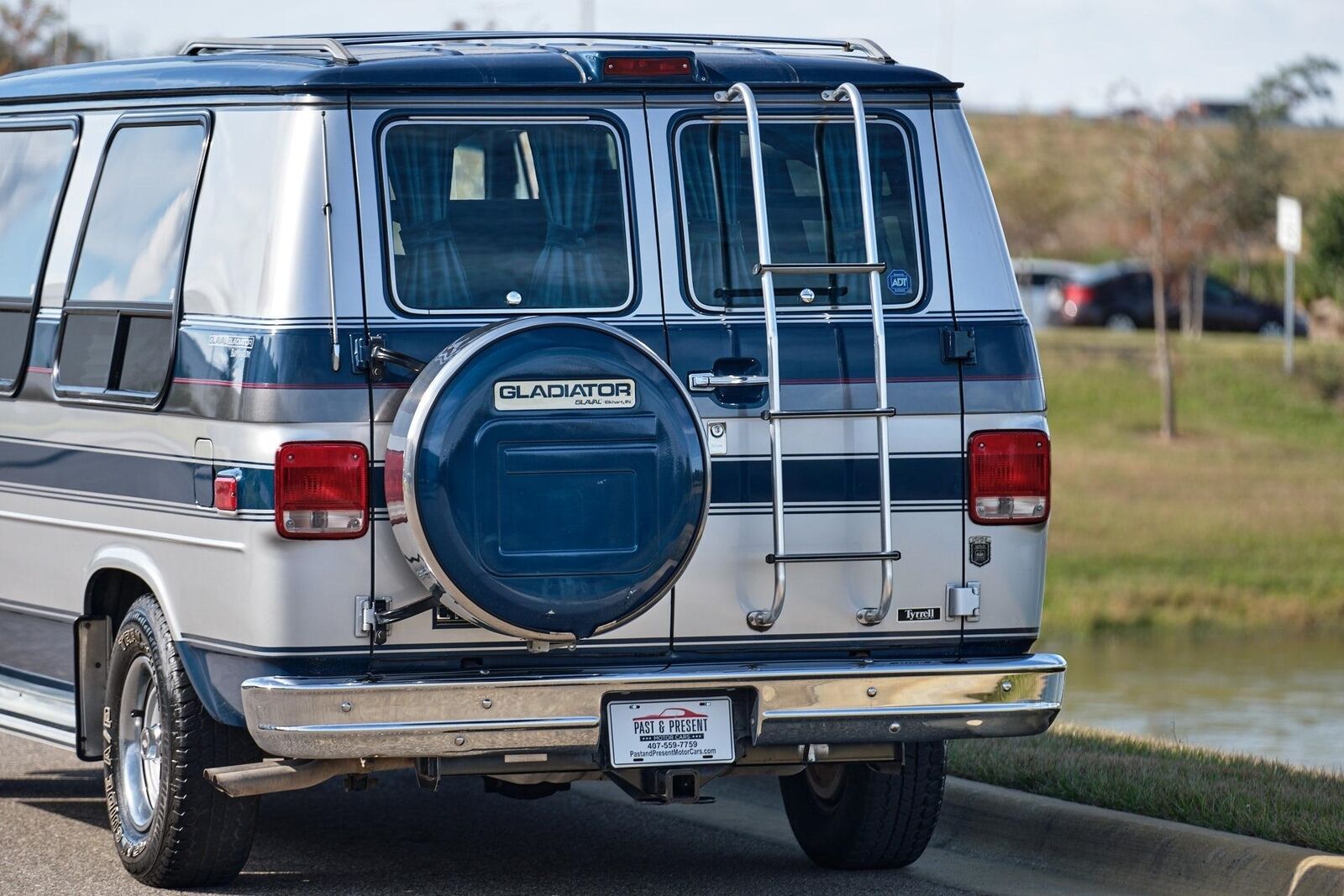 Chevrolet-G20-Van-1990-Van-19