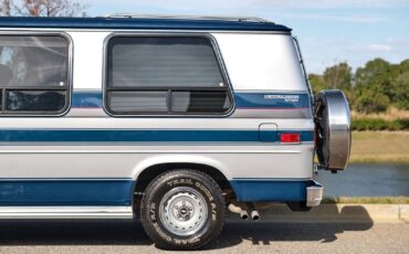 Chevrolet-G20-Van-1990-Van-20